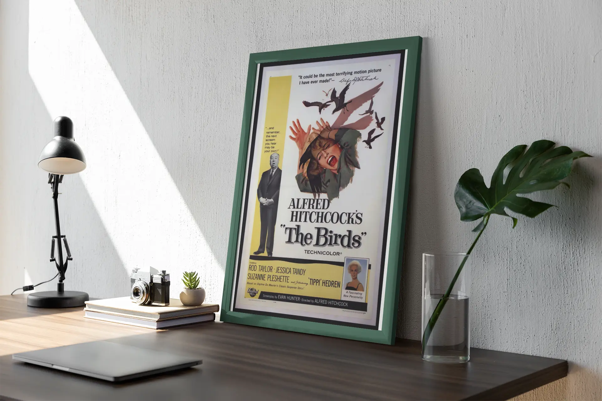 Poster les oiseaux Alfred Hitchcock, poster thriller Hitchcock Trendsandprints